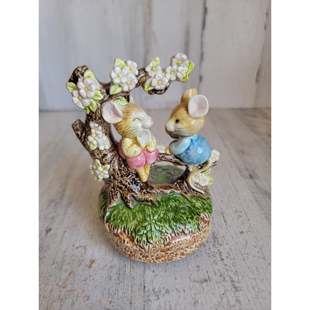 Otagiri vintage courting mouse music box‎ couple mice flower spring home decor